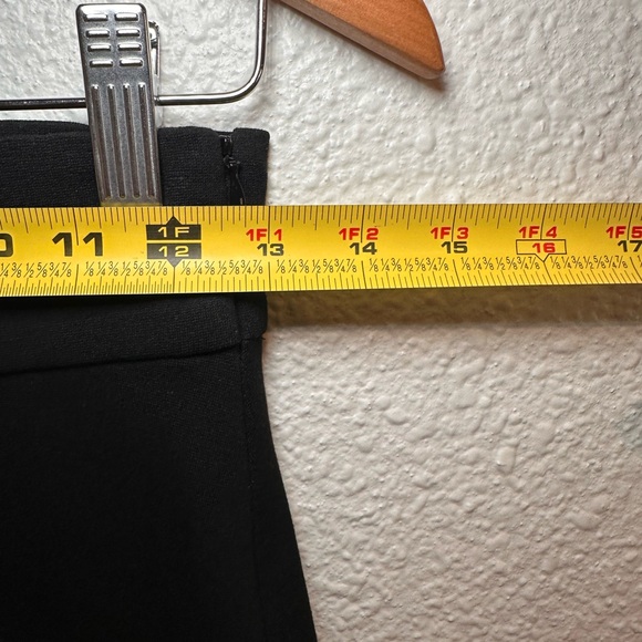 Diane Von Furstenberg Elegant Black Pencil Skirt - Picture 4 of 5